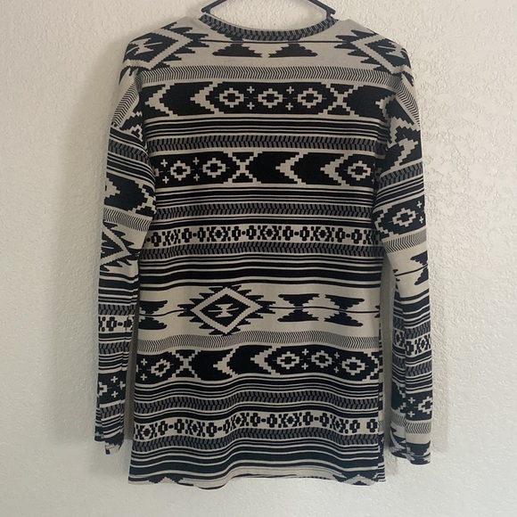 Top - Picture 3 of 3